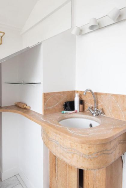 120 m with terrace - in the heart of the Marais - image 16