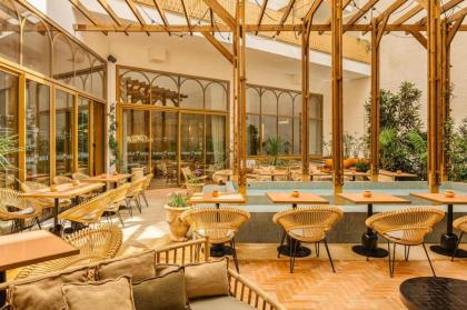 Bloom House Hôtel & SPA - image 8