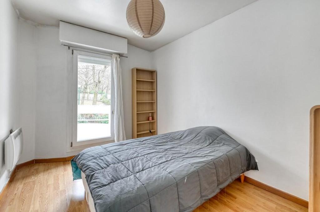 Apartment 3 bedrooms with balconies - image 5