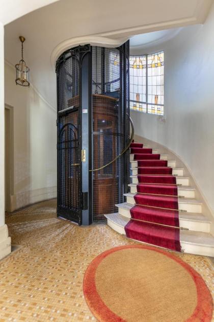 Luxury Living in Passy - image 10