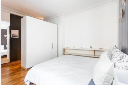 Luxury Living in Passy - image 11