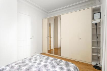 Luxury Living in Passy - image 12