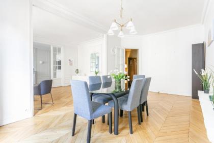 Luxury Living in Passy - image 18