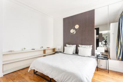 Luxury Living in Passy - image 19