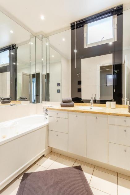 Luxury Living in Passy - image 7