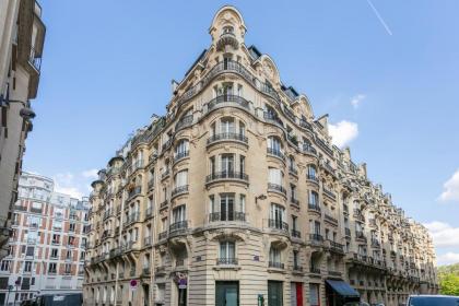 Luxury Living in Passy - image 8