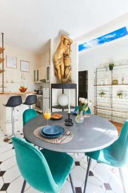LOVELY 2BR IN THE HEART OF MADELEINE - image 11