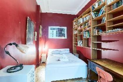 LOVELY 2BR IN THE HEART OF MADELEINE - image 15