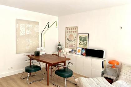 Bright cocoon with terrace near Belleville - image 2