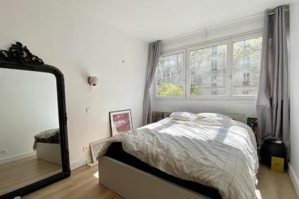 Bright cocoon with terrace near Belleville - image 4