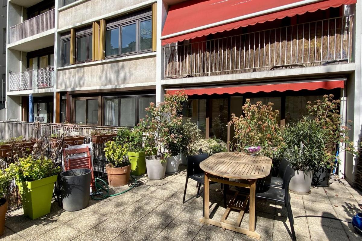 Bright cocoon with terrace near Belleville - image 7
