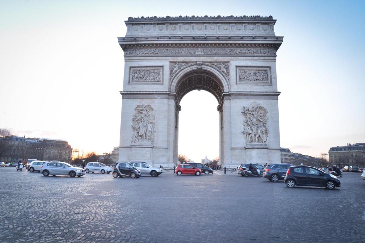 Champs Elysées 2 - main image