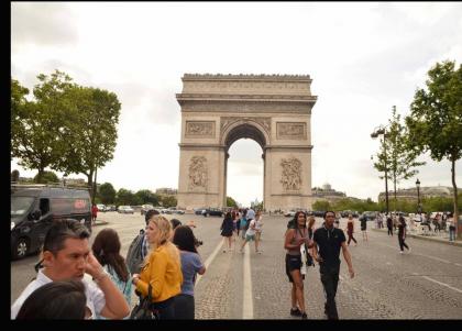 Champs Elysées 2 - image 10
