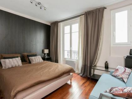 Large Modern Studio close to the Eiffel Tower and Paris Highlights