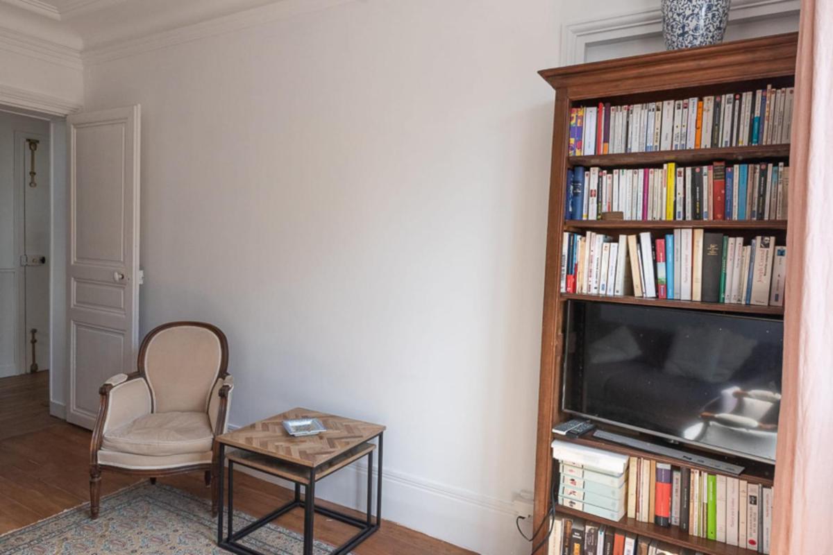 Nice apartment near the Pantheon - image 6