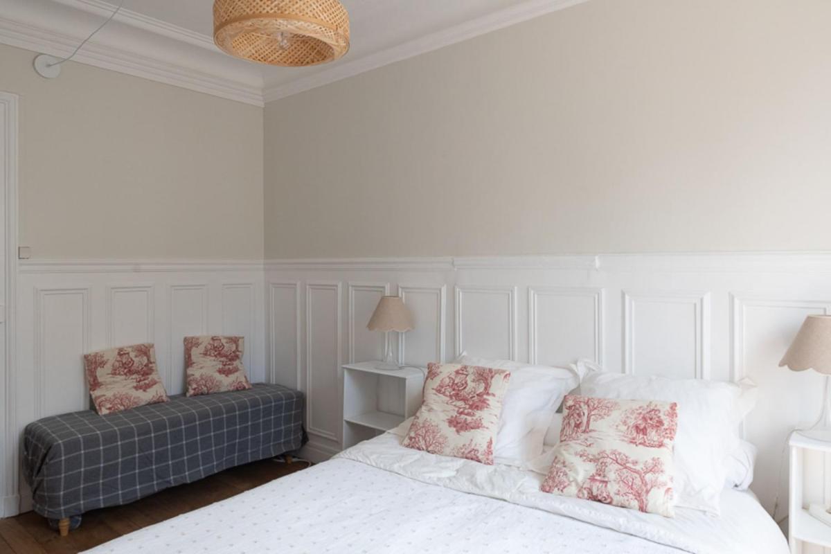 Nice apartment near the Pantheon - image 7