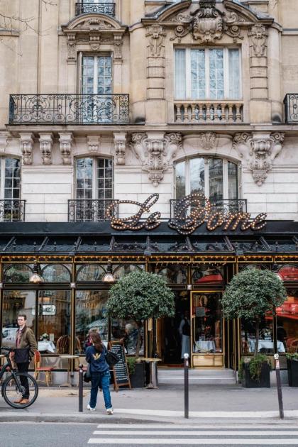 Veeve - A Window to Paris - image 24