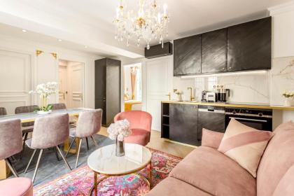 Luxury 2 Bedroom Eiffel-Tower with Terrace - image 10