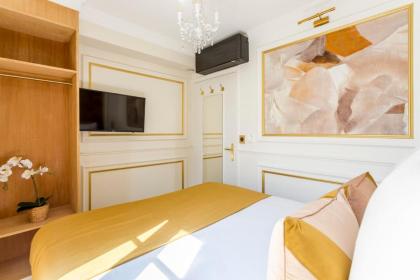 Luxury 2 Bedroom Eiffel-Tower with Terrace - image 14
