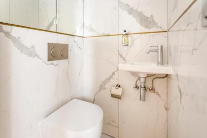 Luxury 2 Bedroom Eiffel-Tower with Terrace - image 23