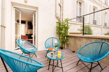 Luxury 2 Bedroom Eiffel-Tower with Terrace - image 28