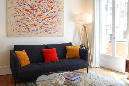 Lovely love nest near Montmartre - image 2