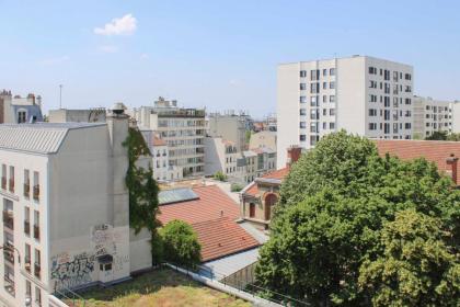 Spacious bright 70m family apartment - image 22