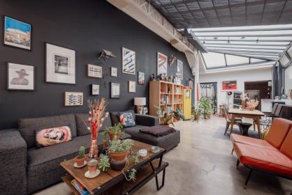 Veeve - Industrial Chic