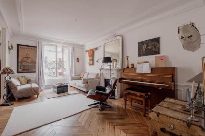 Veeve - Mid-century Mystique - image 2