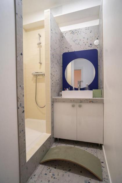 Spacious and bright cocoon - image 10