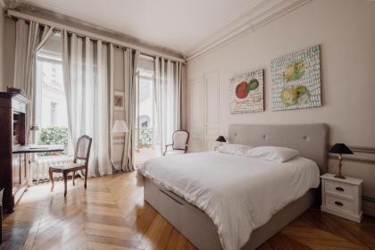 Veeve - Palatial Grandeur - image 22