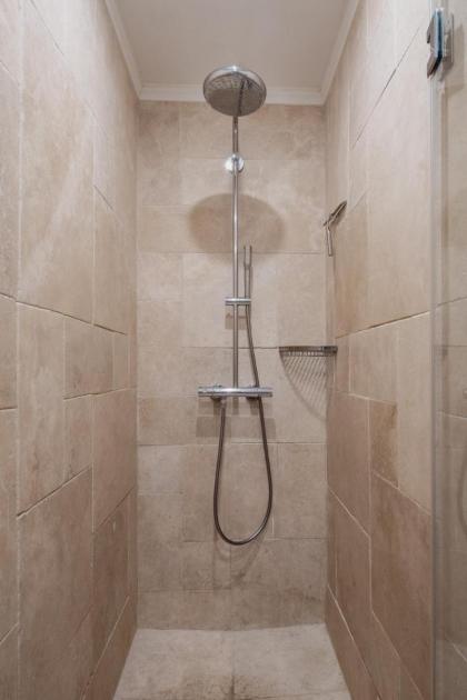 Veeve - Palatial Grandeur - image 30