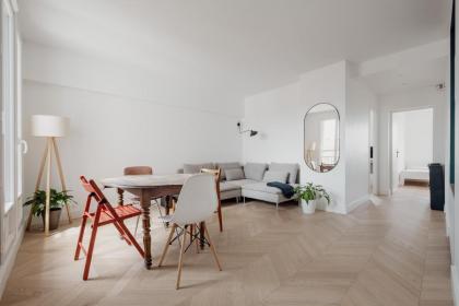 Veeve - Meticulously Minimalist