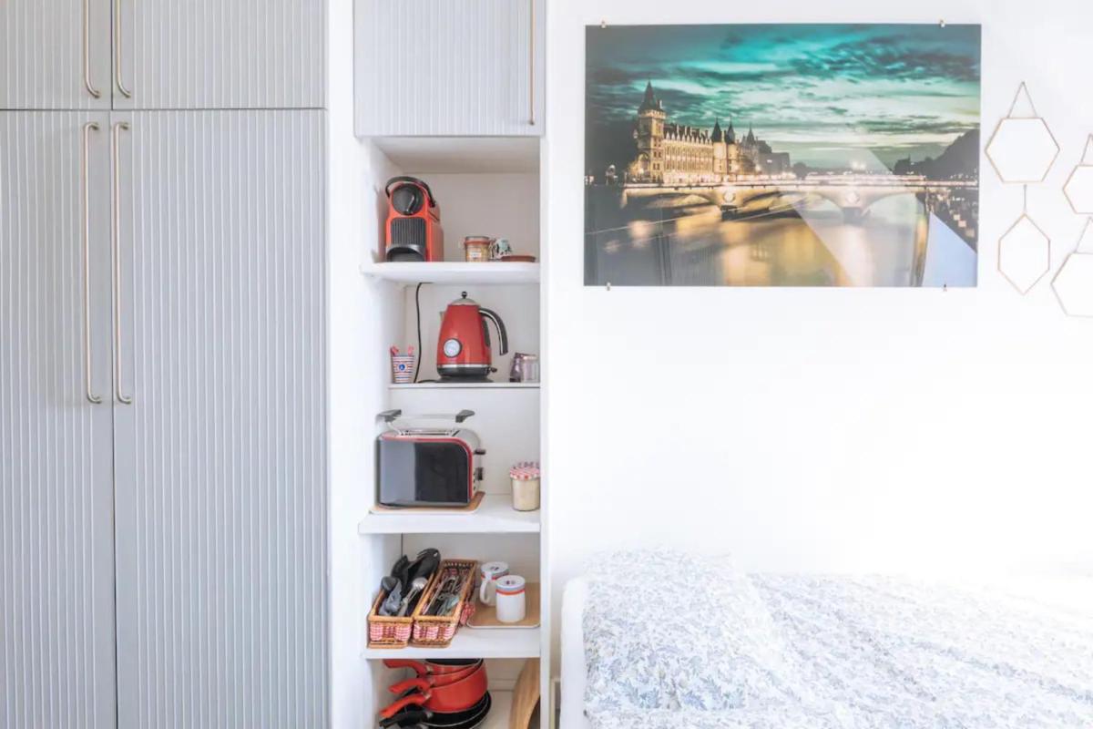 Very Central Studio Apartment for 2 in Paris - image 2