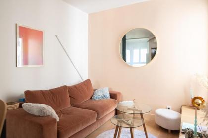 Bright 32 m cocoon well located in Paris 18th