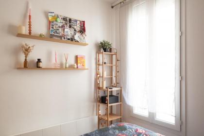 Bright 32 m cocoon well located in Paris 18th - image 8