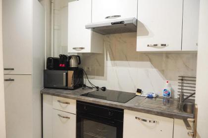50 m2 Apartment Next To Montmartre - image 9