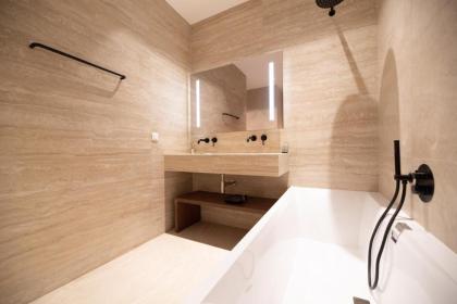 Luxury home marais - image 17