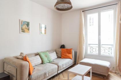 Spacious duplex near Montmartre