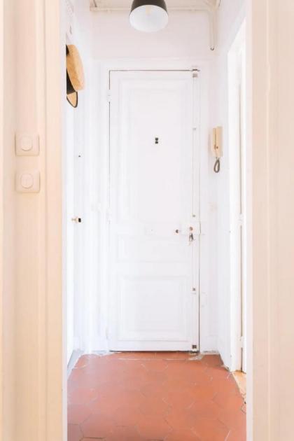 Ideally located 2BD Apart for 3 with balcony&view - image 27