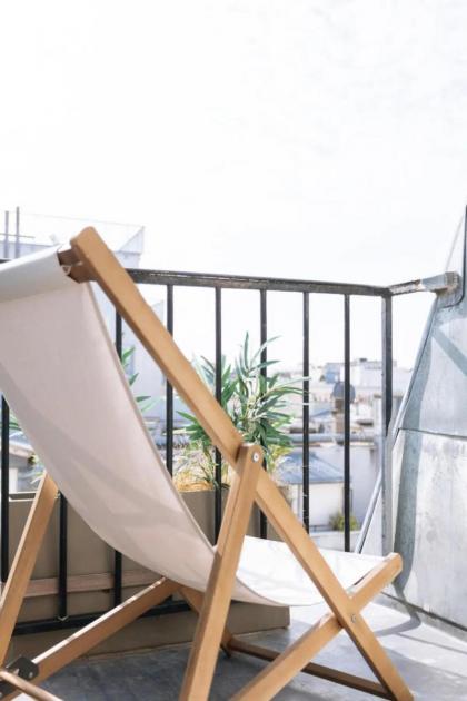 Ideally located 2BD Apart for 3 with balcony&view - image 28