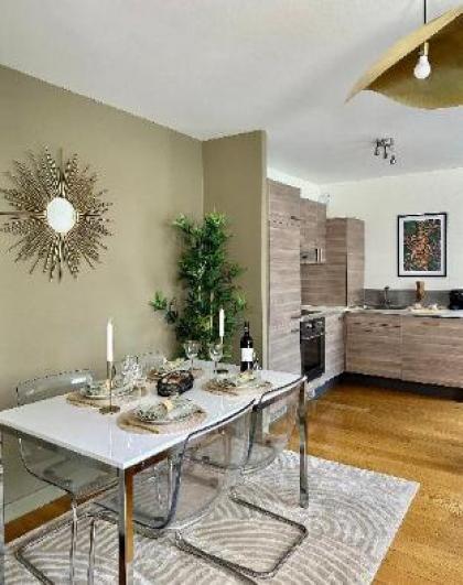 B1575 - Incredible flat in Buttes Chaumont ! - image 10