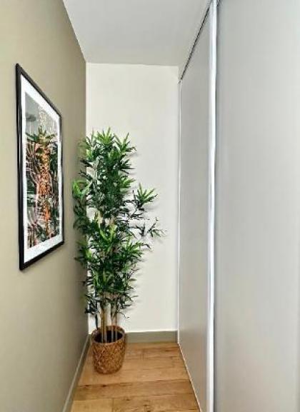 B1575 - Incredible flat in Buttes Chaumont ! - image 12