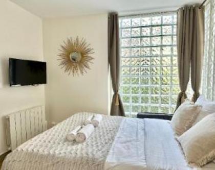 B1575 - Incredible flat in Buttes Chaumont ! - image 16