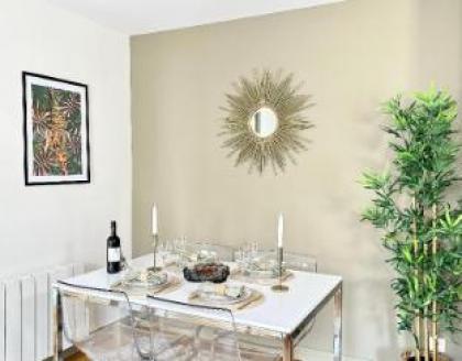 B1575 - Incredible flat in Buttes Chaumont ! - image 9