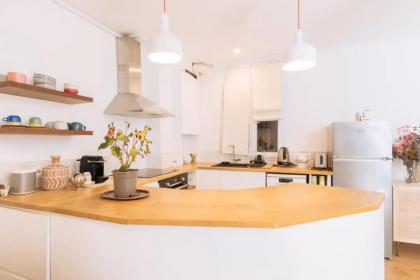 Charming 1BD Apart near Le Marais - image 12