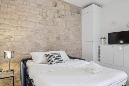 Ile St Louis - CityApartmentStay - image 9
