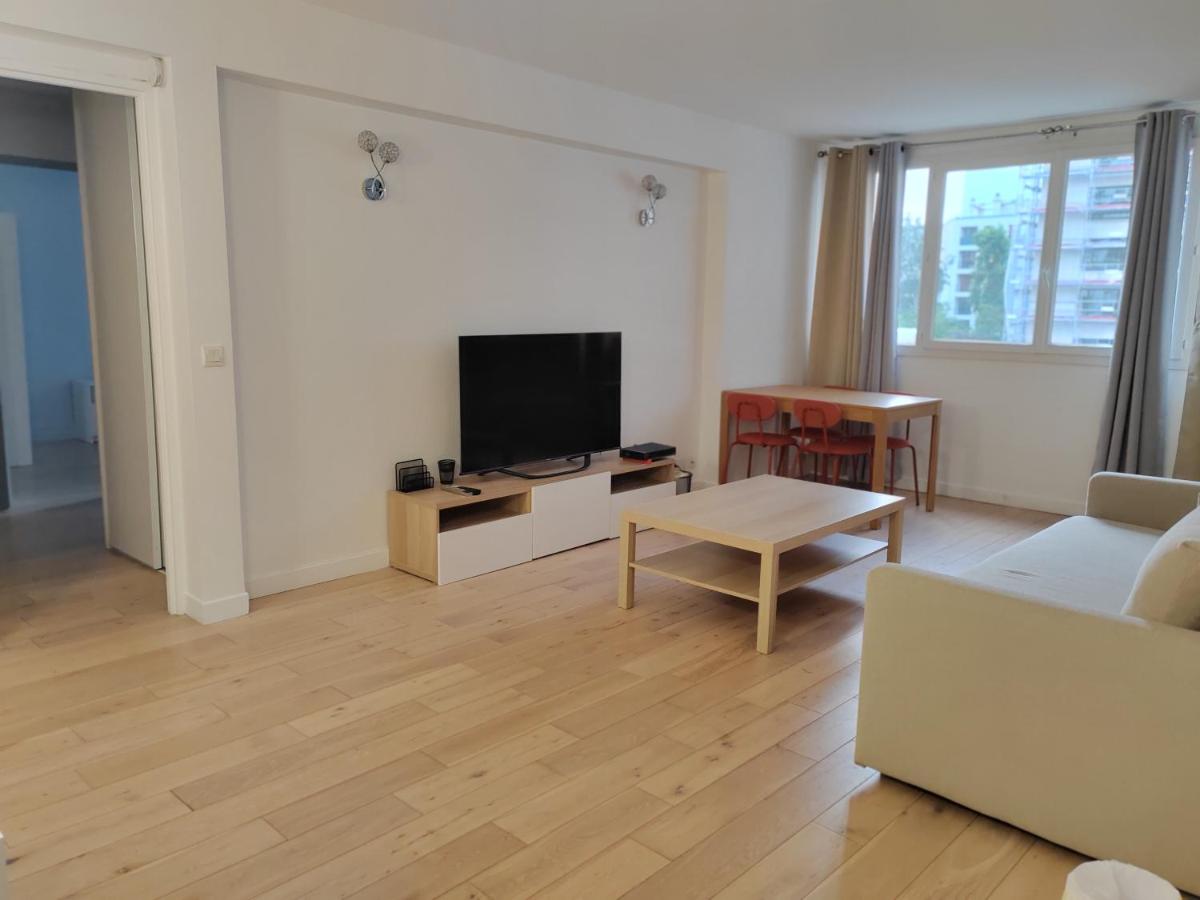 Location courte durée Appartment renové sous La Tour Eiffel - image 2