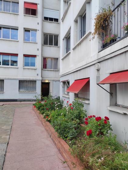 Location courte durée Appartment renové sous La Tour Eiffel - image 4