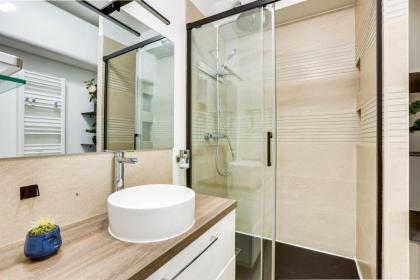 Montmartre & Sacré-Coeur - CityApartmentStay - image 18